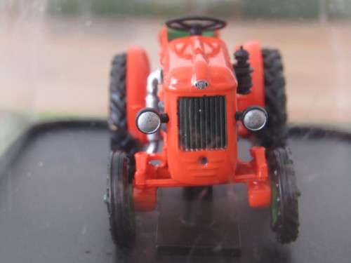 Collectable metal die cast scale model Tractor, mint condition *No reserve auction Now On at Port 5*