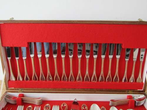 Vintage complete 12 place setting 132 piece SS Solingen Germany gilded border Cutlery Set in canteen