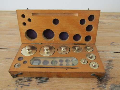 Vintage boxed set of brass scale Weights, AFH Devers & Co.