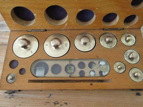 Vintage boxed set of brass scale Weights, AFH Devers & Co.
