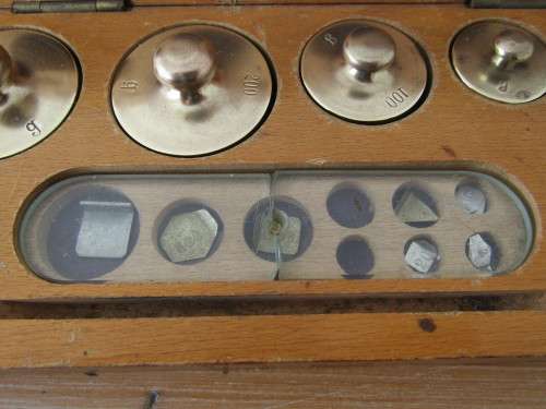 Vintage boxed set of brass scale Weights, AFH Devers & Co.