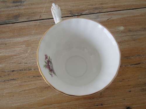 Royal Albert "Sweet Violets" tea Cup - 1st quality, excellent condition