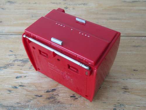 Vintage Coca Cola Radio in the shape of a cooler box, AM/FM, 100% working condition