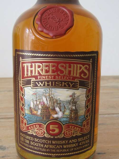 Vintage Three Ships Scotch Whiskey, 5 year old, 750ml, 43%, red seal
