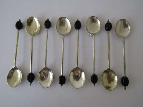 Set of 8 silverplated Coffee Bean spoons, marked EPNS, 10cm