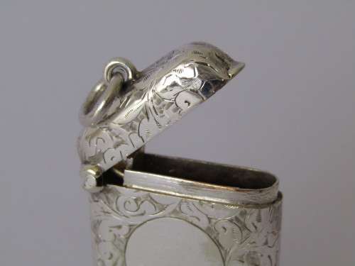 Vintage / antique silverplated Vesta Case with hinged lid