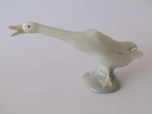 Lot of 3 original vintage Lladro "Goose" figurines, 17cm x 11cm, Spain, excellent condition