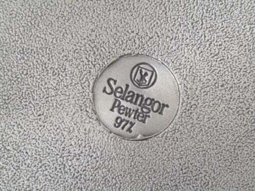 Lot of two vintage Pewter display Plates, Weihnachten 1954 and Singapore 1988, 16cm and 22cm