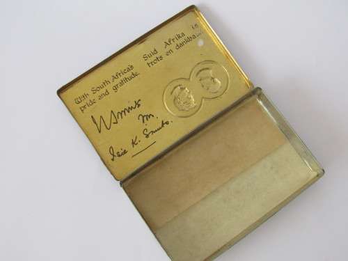WW2 1941 Christmas chocolate Tin, hinged lid, 11cm x 7.5cm x 2cm, excellent condition