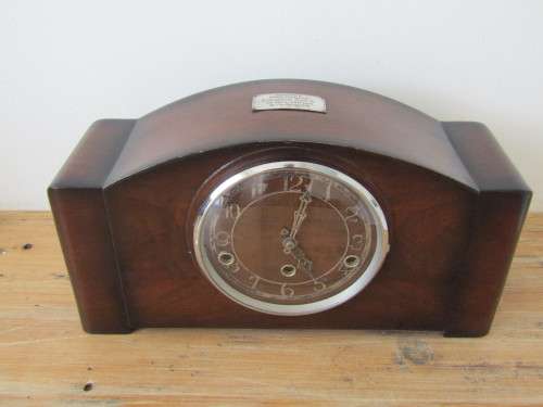 Vintage 1946 Art Deco Enfield mahogany veneered Mantle Clock with pendulum and plaque, 40cm, working