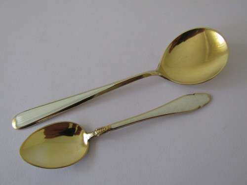 Lot of 2 vintage gold plated Sterling Silver and Enamel Spoons, 10cm and 12cm, 28g (Value R350+)