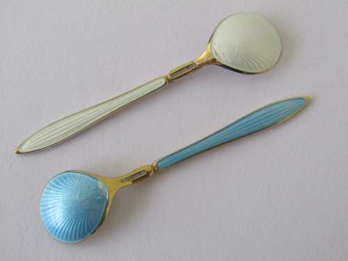 Lot of 2 vintage gold plated solid sterling Silver and enamel Small Spoons, 8 grams (Value R200+)