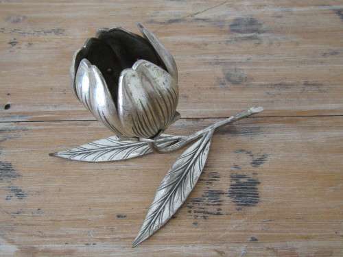 Very unusual and rare vintage metal Tulip shaped Ornament with 5 small Ashtrays that form the flower