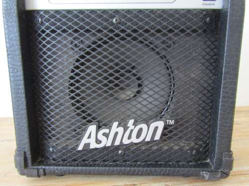 Ashton GA10 Guitar Amp in excellent working order, 28cm x 26cm x 13cm