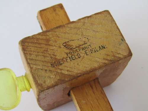 Vintage Foot Print wooden Mortice Gauge / Scribe with brass fittings, England, 19cm, excellent cond.