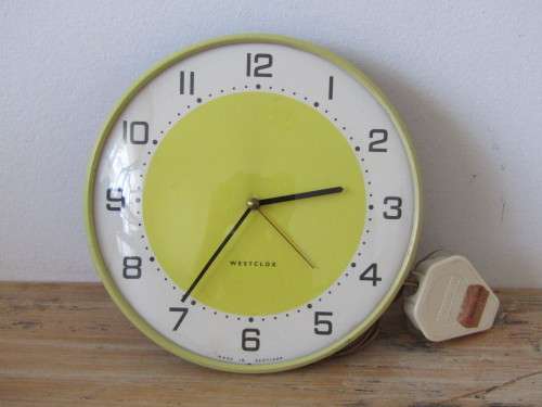 Vintage 1950's Retro Westclox electrical Wall Clock in excellent working condition, 19cm diameter