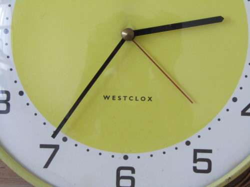 Vintage 1950's Retro Westclox electrical Wall Clock in excellent working condition, 19cm diameter