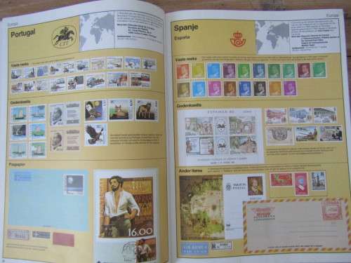 Posseels van die hele Wereld "Stamps of the whole World" Afrikaans hard cover, 1981, 160 pages