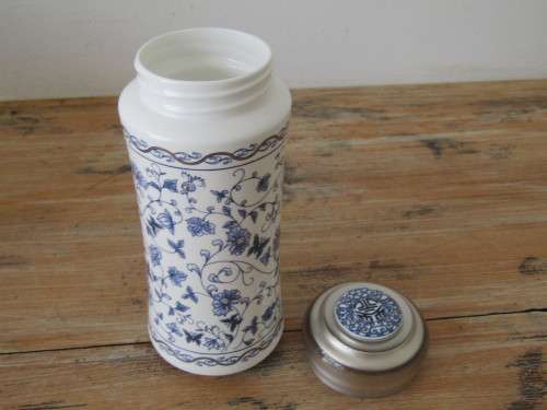 Vintage boxed Jimmeal blue and white Flask with lid, 19cm tall