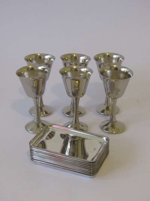 Vintage set of 6 silverplated small Glasses and 10 small trays, excellent condition (16 items)