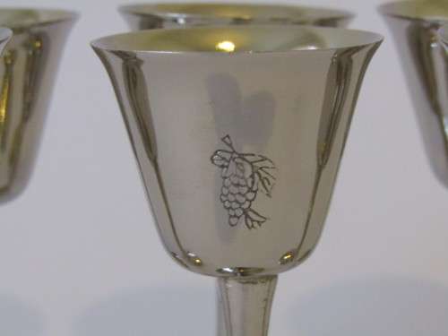 Vintage set of 6 silverplated small Glasses and 10 small trays, excellent condition (16 items)