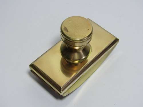 Vintage heavy solid brass Blotter in excellent condition, 10.5cm