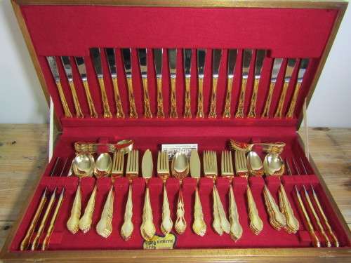 Vintage Eetrite 24ct gold plated "Baroness" Cutlery Set  in wooden Canteen, 123 piece, pristine cond