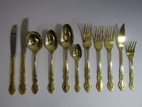Vintage Eetrite 24ct gold plated "Baroness" Cutlery Set  in wooden Canteen, 123 piece, pristine cond