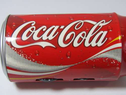 Vintage Coca Cola tin can portable Radio, AM / FM in excellent and working condition, 12cm