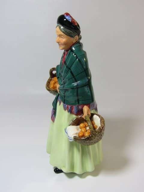 Exquisite Rare vintage 1940's Royal Doulton figurine "The Orange Lady" HN1953, 21cm, pristine