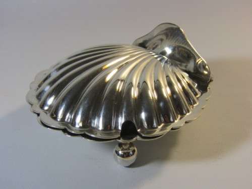 Vintage Mappin and Webb, London & Sheffield silverplated Butter Dish in the shape of a Shell, 15cm