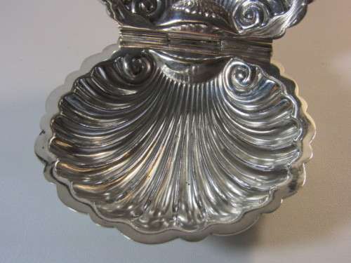 Vintage Mappin and Webb, London & Sheffield silverplated Butter Dish in the shape of a Shell, 15cm