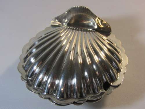 Vintage Mappin and Webb, London & Sheffield silverplated Butter Dish in the shape of a Shell, 15cm