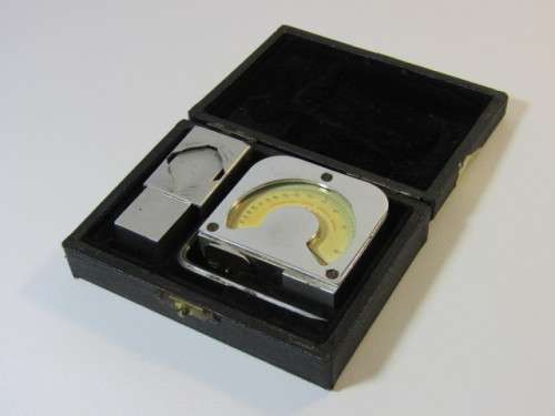 Complete Wallace Hardness Meter set in original Case, Rubber hardness degrees, excellent, working