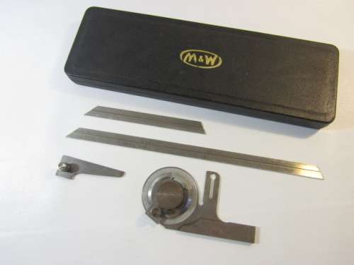 Vintage Moore and Wright No.995 Vinier Bevel Protractor in original Case, seems complete and working
