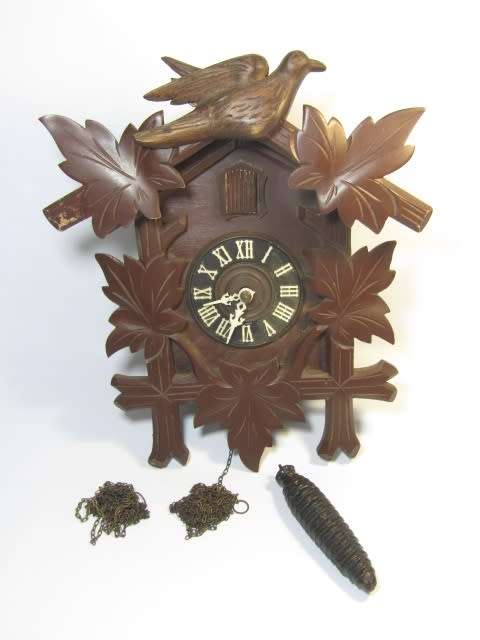 Vintage German made Black Forest mechanical Cuckoo Clock in excellent condition, 34cm x 24cm
