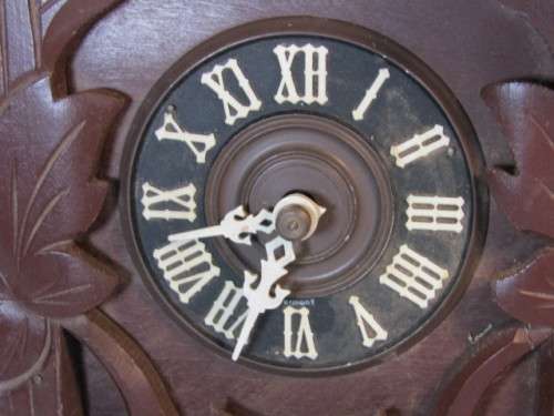 Vintage German made Black Forest mechanical Cuckoo Clock in excellent condition, 34cm x 24cm
