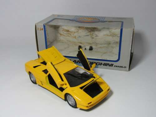 Vintage collectable die cast scale model, Welly Lamborghini Diablo in Box, 1:24, mint