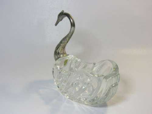 Small vintage Glass Swan Bowl with metal Head, excellent condition, 14cm x 14cm