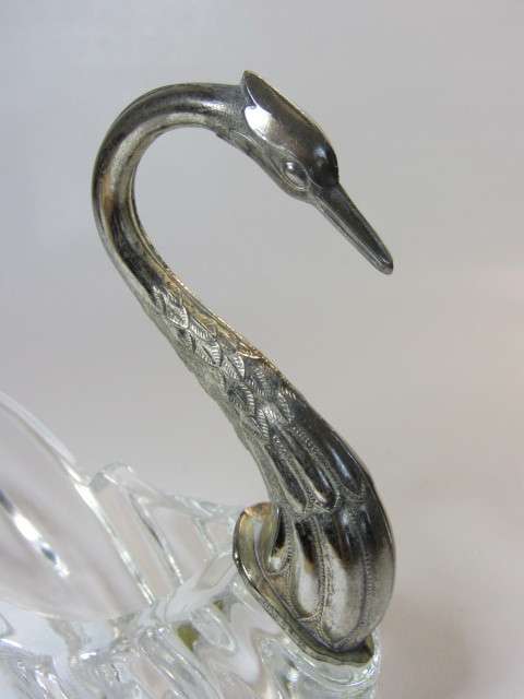 Small vintage Glass Swan Bowl with metal Head, excellent condition, 14cm x 14cm