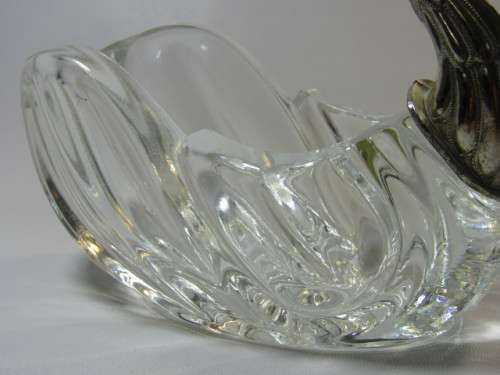 Small vintage Glass Swan Bowl with metal Head, excellent condition, 14cm x 14cm