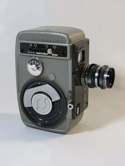 Vintage Yashica - 8, 8mm wind-up Movie Camera in leather case, excellent and working