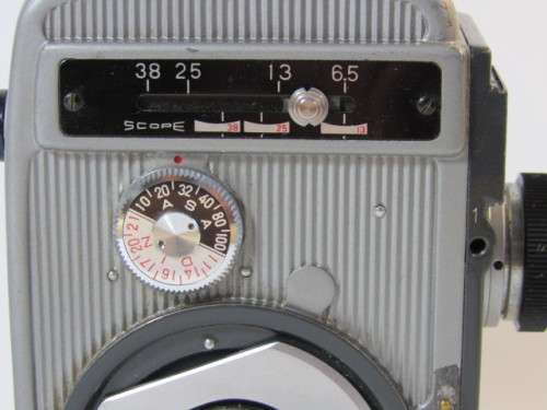 Vintage Yashica - 8, 8mm wind-up Movie Camera in leather case, excellent and working