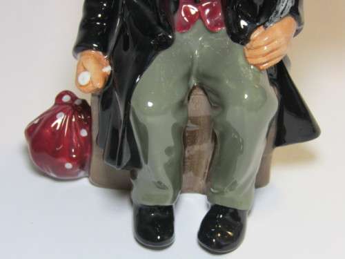 Vintage original Royal Doulton Figurine "The Balloon Man" HN1954, 18cm, prestine condition