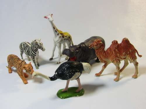 Vintage lot of 6 original 1970's and 80's rubber Figurines "Wild Animals", 6cm to 10cm long