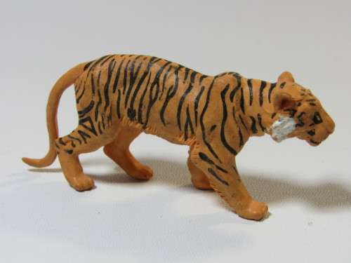 Vintage lot of 6 original 1970's and 80's rubber Figurines "Wild Animals", 6cm to 10cm long