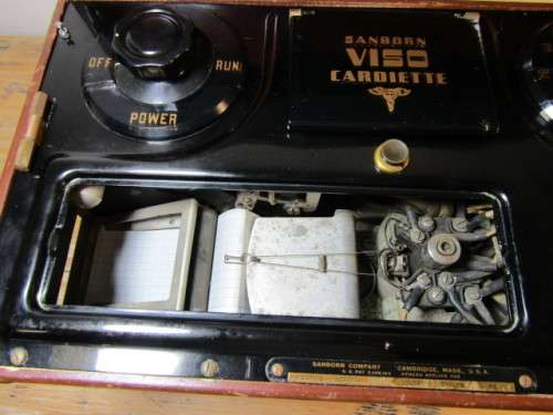 Vintage 1940's portable ECG Medical Machine, Viso Sanborn Cardiette, USA, 39cm x 28cm x 28cm, 13kg