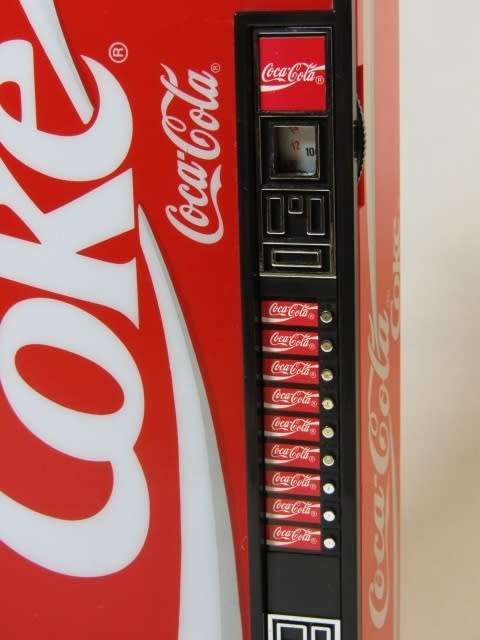 Vintage original Coca Cola AM/FM Radio "Vending Machine", mint and working condition, 19cm