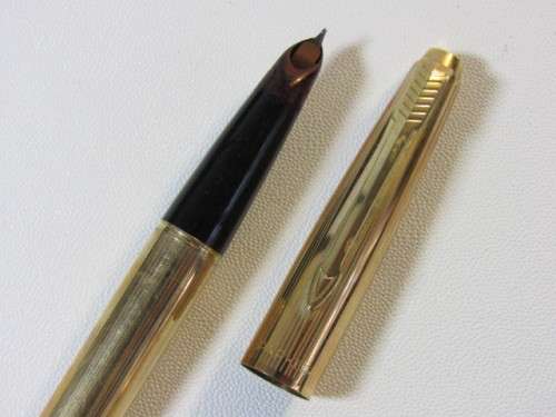 Vintage 1940's Cased Parker Fountain Pen, 12ct R. Gold, England, excellent condition