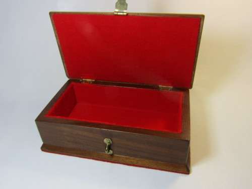 Vintage wooden box with brass fittings and liner, excellent condition, 25cm x 14cm x 8cm